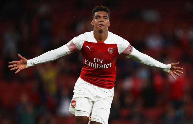 tai-nang-tre-arsenal-chat-vat-tim-ben-do-moi
